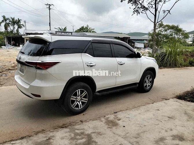 Toyota Fortuner 2020 2.4AT 4x2  - 10 km