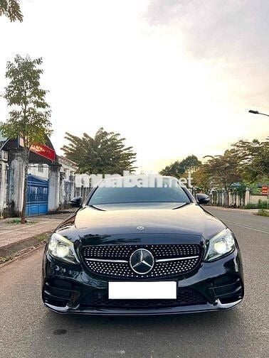 Mercedes Benz C Class 2019 C 300 AMG - 93000 km