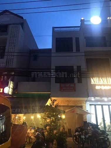 Cho thuê nhà mặt tiền đường 3/2 , P.14, Q.10 giá 30tr