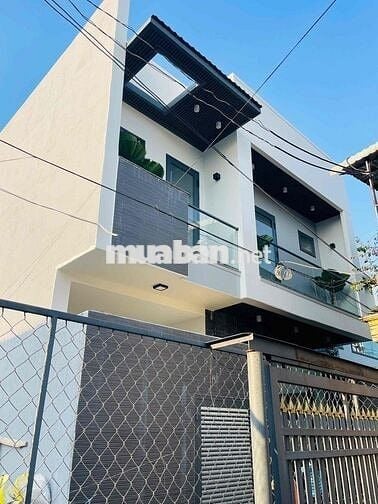 Bán nhà lầu đẹp ngay chợ Tân Vạn dọn vào ở ngay