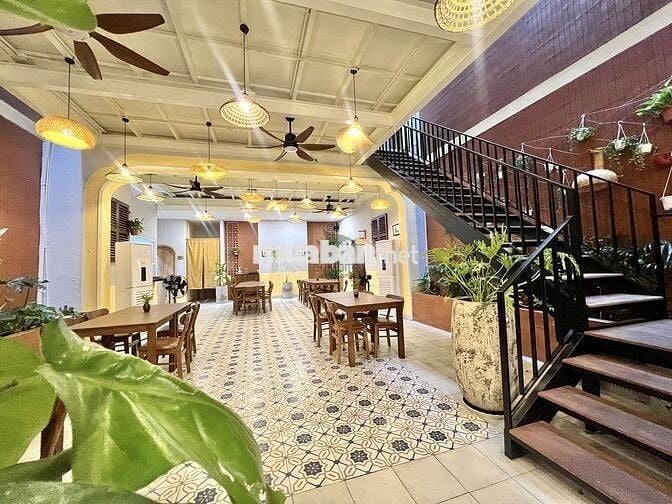 CHO THUÊ MẶT BẰNG SIÊU RỘNG ĐẸP 210M2 2 TẦNG KHU PHỐ HÀN