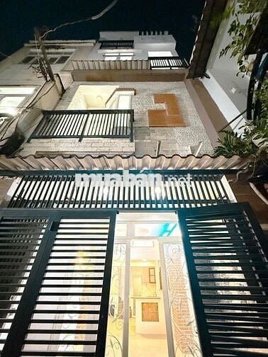 Cần Bán Gấp Căn Nhà Phú Nhuận , Đường Hoa