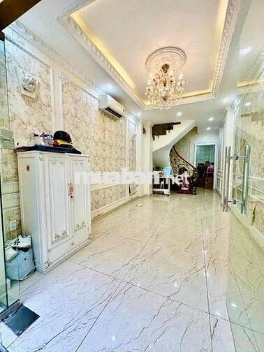 NHÀ ĐẸP HIẾM CÓ 5 TẦNG TRUNG TÂM QUẬN 10 CẠNH ĐẠI HỌC KINH TẾ