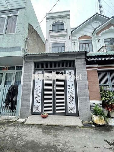 Nhà 2 lầu mới trục chính hẻm Trần Hưng Đạo