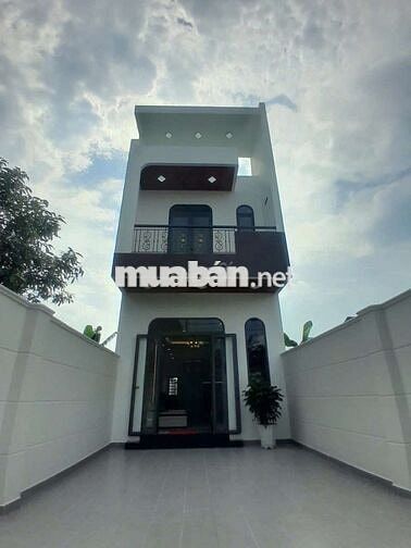 Nhà trệt 1 Lầu, đường nhựa, gần trường học, DT: 4,5x26, 4PN, 3WC