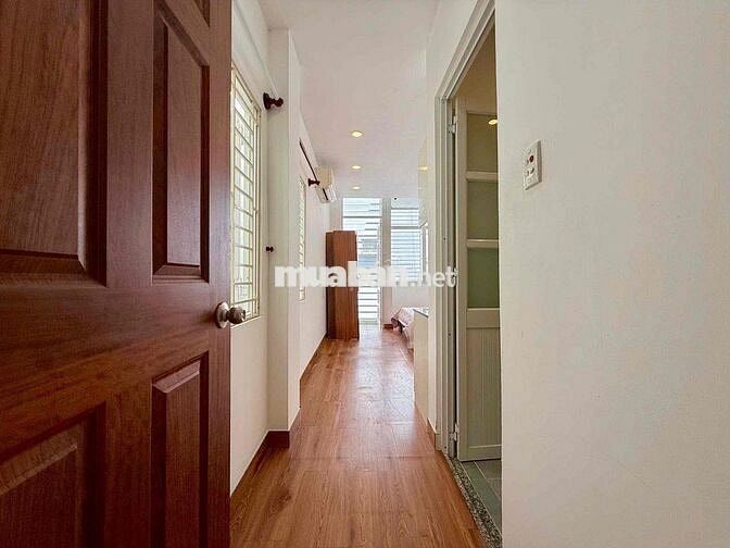 Căn Hộ Ngay Ngã Tư Hàng Xanh .... Ban Công Riêng ... Ngay Hutech 💦💦