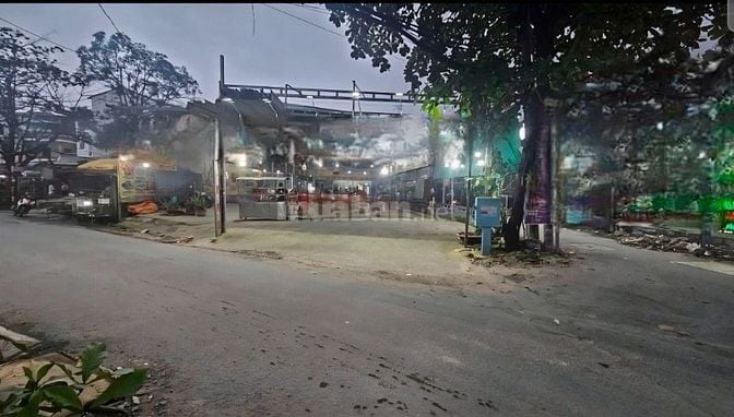 Cho thuê nhà góc 2 mặt tiền Dương Thị Mười 15x40m thoáng thuận tiện KD