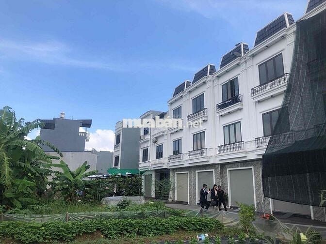 Nhà 3 tầng HXH 5m tổ 7 Thị Trấn An Dương giá chỉ 2,17 tỷ đồng