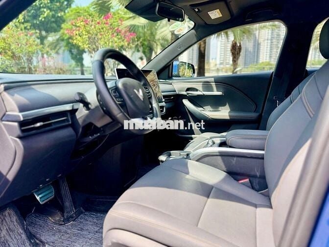 Vinfast VF6 Plus 2025 - Mua Pin, 9.300km, 648tr