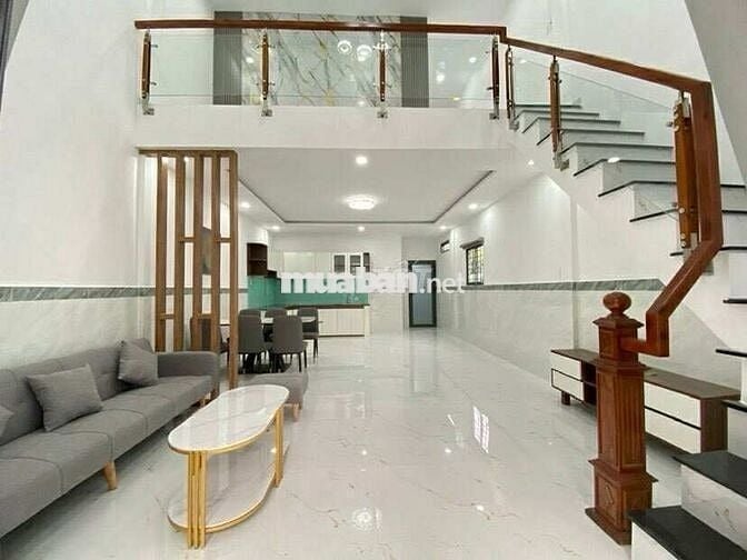 BÁN NHÀ MỚI ĐẸP Ở NGAY, KẾ BÊN GA METRO CNC, LINH TRUNG. GIÁ 5,29 TỶ