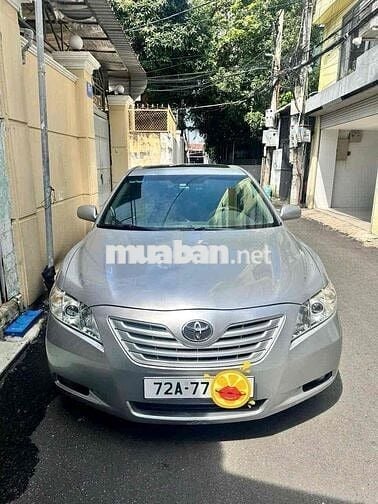Toyota Camry 2.4 bản cửa nóc