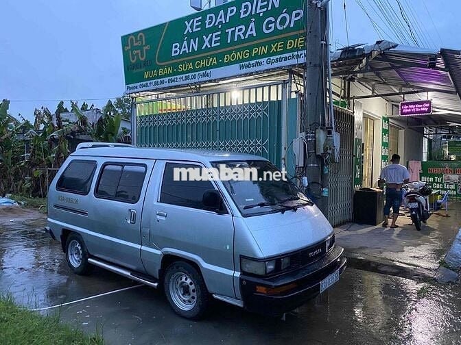 Xe toyota 7 Chổ Còn Chạy Tốt Có Máy Lạnh