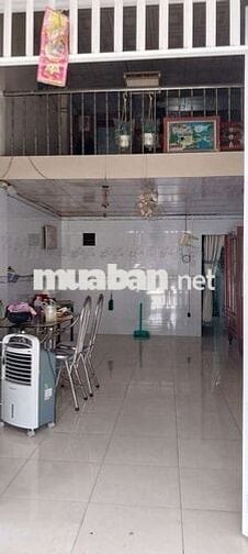 Nhà gác lửng có 3 phòng - phòng khách - phòng ngủ - phòng bếp