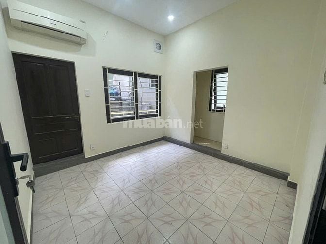 Cho thuê nhà ngõ 2 Lãng Yên, gần cây xăng Lãng Yên, Hai Bà Trưng