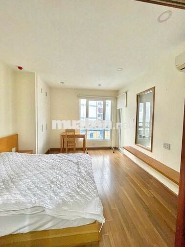 1 phòng ngủ cửa sổ full nội thất rộng 40m2 giá 8tr ngay chân cầu DBP