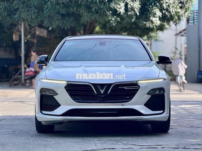 Ban VinFast Lux A2.0 2022 A2.0 Tiêu chuẩn