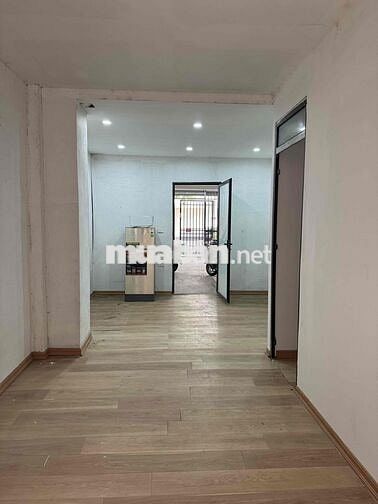 cho thuê phòng tầng 1 , 1 ngủ 1 khách trong khu đô thị hinode royalpar