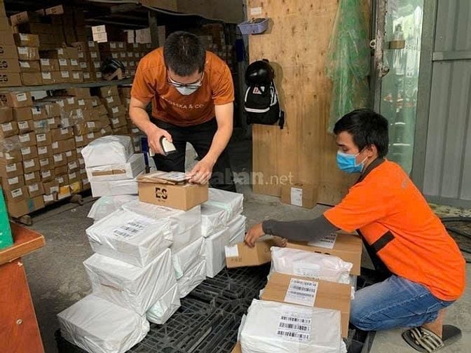 CHỦ TUYỂN GẤP NV KHO,ĐÓNG GÓI,THU NGÂN,BÁN HÀNG CÓ CCCD ĐI LÀM NGAY 