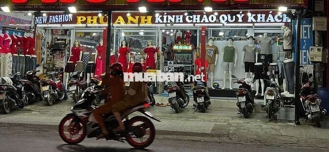 BÁN Mặt tiền ngay trung tâm chợ chí Hùng