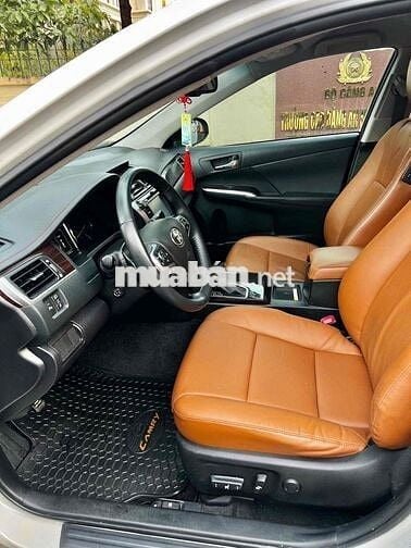 Toyota Camry 2018 2.5Q Trắng