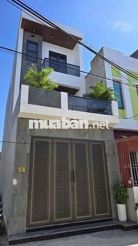 nhà 3 tầng kiên cố ô tô tránh nhau sẵn bìa sang tên