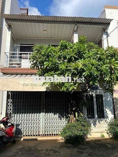 Nhà nguyên căn cho thuê, cách UBND chỉ 900m