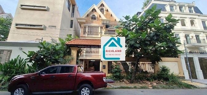 Cho Thuê Biệt Thự Nguyễn Văn Hưởng - Quận 2 - Diện tích: 15m x26m(3L)