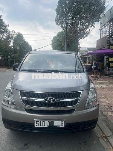 Xe nhà ít chạy nên bán lại - Hyundai Starex 2010