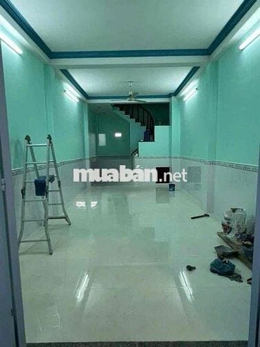 Cần cho thuê nhà hxt 4x18m 2 lầu sân thượng 4pn 4wc 15tr tháng