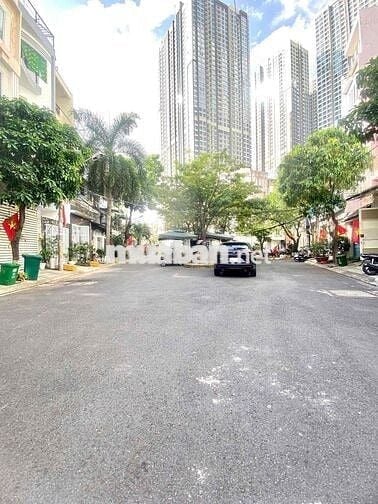 CƯ XÁ HẢI QUÂN KỀ BÊN LANDMARK 81  • 4m ❌ 12.5m ❌ 5 tầng (50m²) 4PN