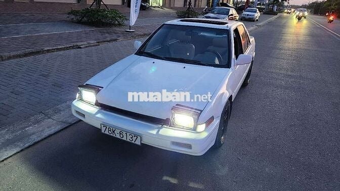 Honda Accord cửa nóc, đèn mắt chớp 1986