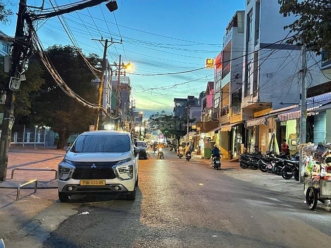 Gấp bán nhà HXH quay đầu 4x19 cách Dương bá Trạc 30m đã hoàn công 10t3