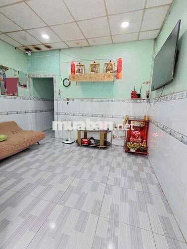 Nhà bán chính chủ gần chợ đầu mối bình đien gần trường học