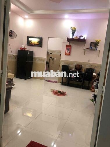 nhà mới 2 máy lạnh,tủ lạnh máy giặt giường nệm quạt bàn ghế