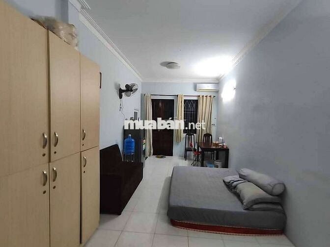 phòng rộng rãi có thể vào ở ngay