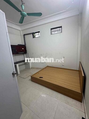 Cho thuê trọ ở nhà nguyên căn 40m2 giá 3tr5 ở ngõ 180 Tây Mỗ