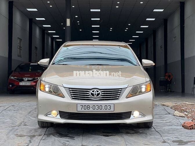 Camry 2.5Q 2014 nội ngoại thất đẹp nét căng