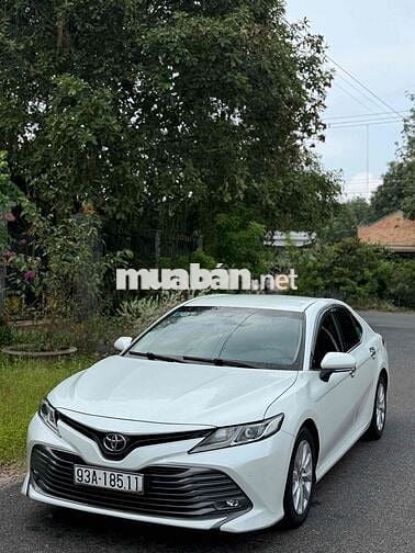 Toyota Camry 2019 2.0G