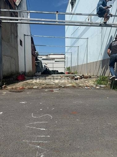 Bán lô đất đường nhựa khu dân cư trung đông 7 Hóc Môn