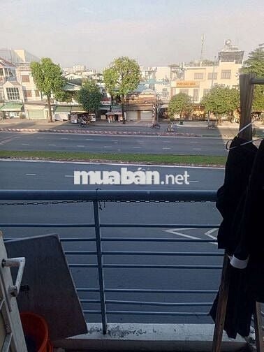 Cho thuê phòng có ban công cửa sổ lớn