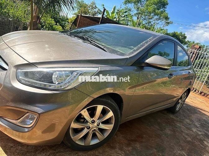 Hyundai Accent 2013 1.4 MT - 150000 km