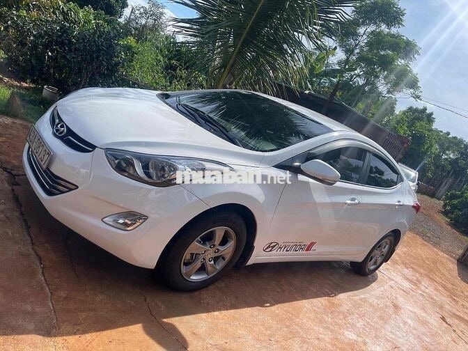 Hyundai Elantra 2014 1.6 MT - 110000 km