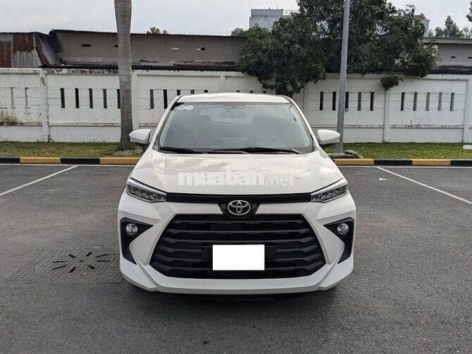 Toyota Avanza 2022 MT số sàn trắng zin