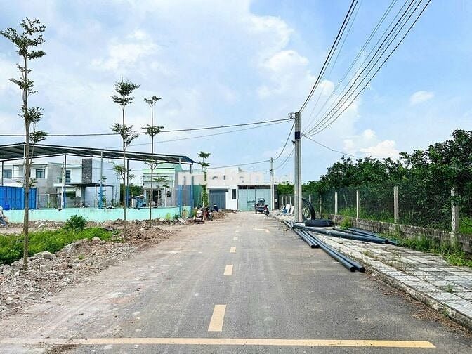 Bán 5 lô liền kề đối diện công viên ngay KDC Bửu Long giá chỉ 1t380