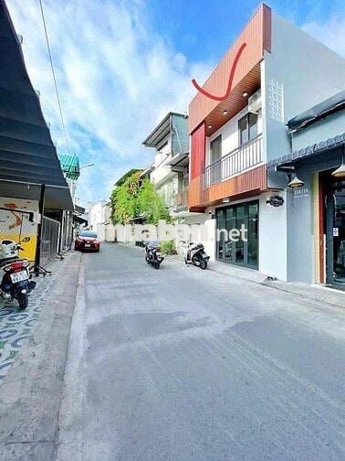 Ngay trung tâm Ninh Kiều- thích hợp mở Spa, Nail,...