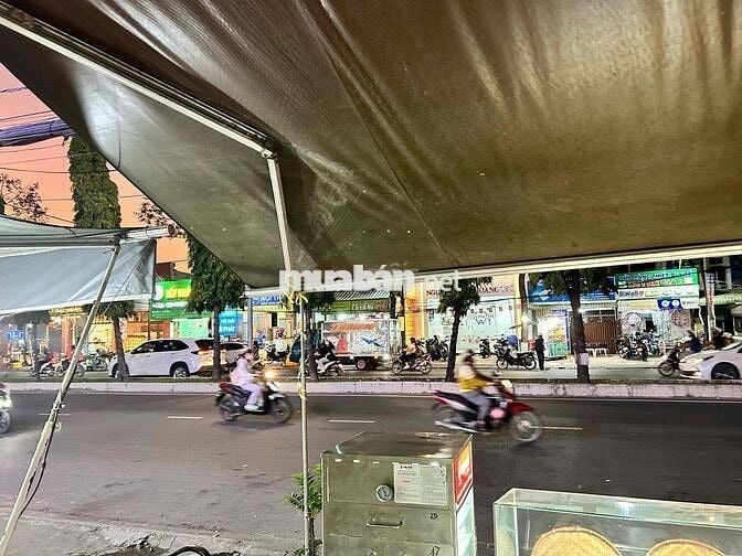 Sang mặt tiền Nguyễn Văn Cừ nối dài, gần ngã tư NVL, kd tự do