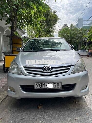 Toyota Innova 2009 G - 123456 km