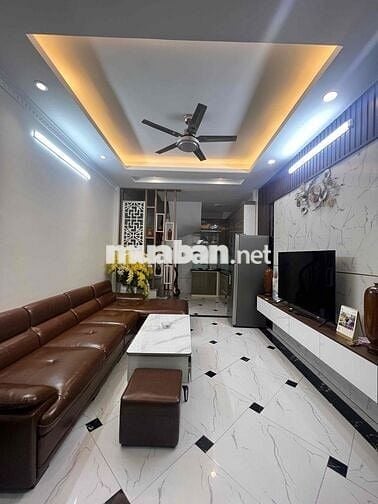 Cho Thuê Nhà Nguyên Căn 5T 3 Ngủ - 64 Đông Thiên , Lĩnh Nam, Vĩnh Hưng