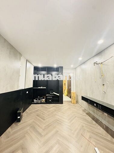 5 tầng thang máy,lô góc,KD, đường 2 oto tránh, phố Giải Phóng cực hiếm