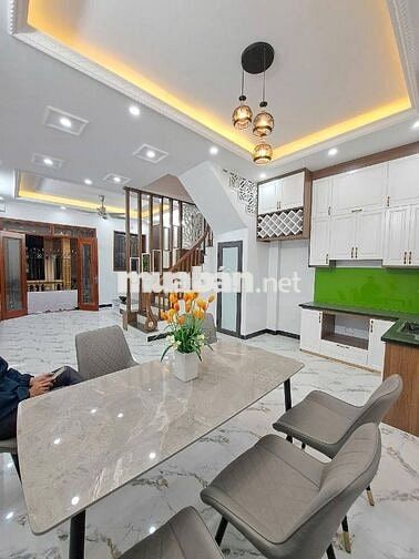 6 tầng thang máy,kiên cố như pháo đài, móng cột CC, VIP nhất Định Công